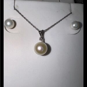 Elegant freshwater Pearl Necklace and Earring Set 14k earrings and necklace
